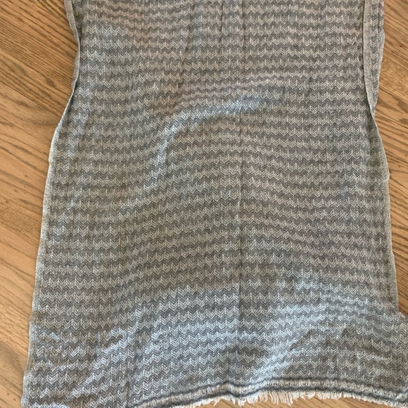 COPY - Grey patterned cashmere blanket scarf/wrap - Picture 5 of 9